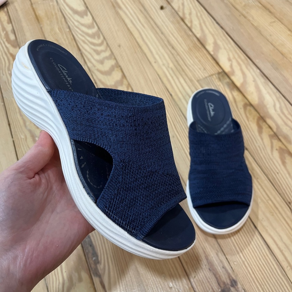 Clarks Cloudsteppers Arla Glitz Slide Sandal Women 7.5 Navy Knit Platform SlipOn